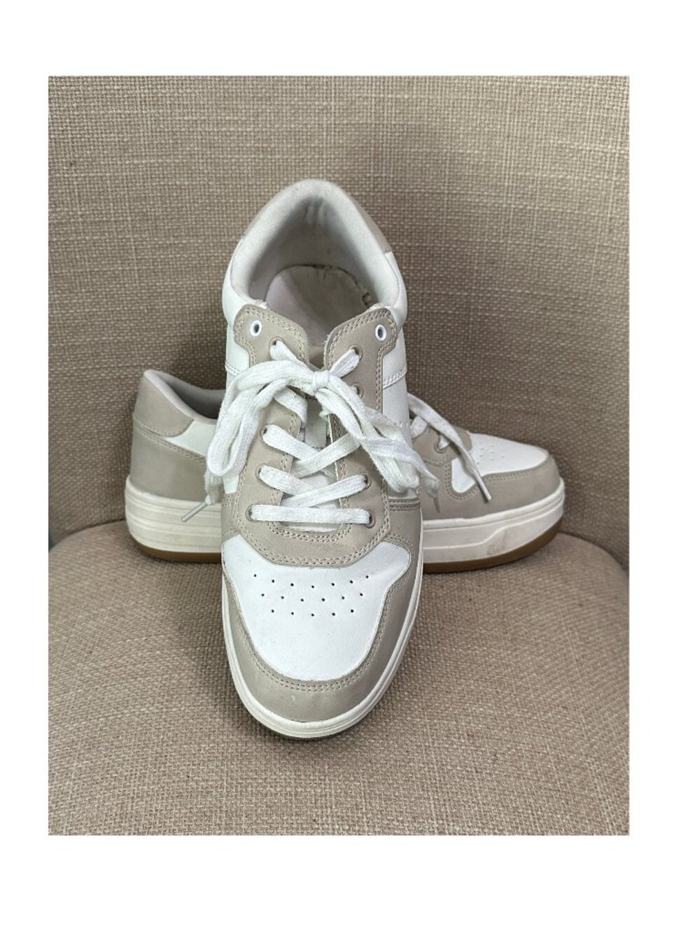 American Eagle White & Tan Women's Sneakers Size 9